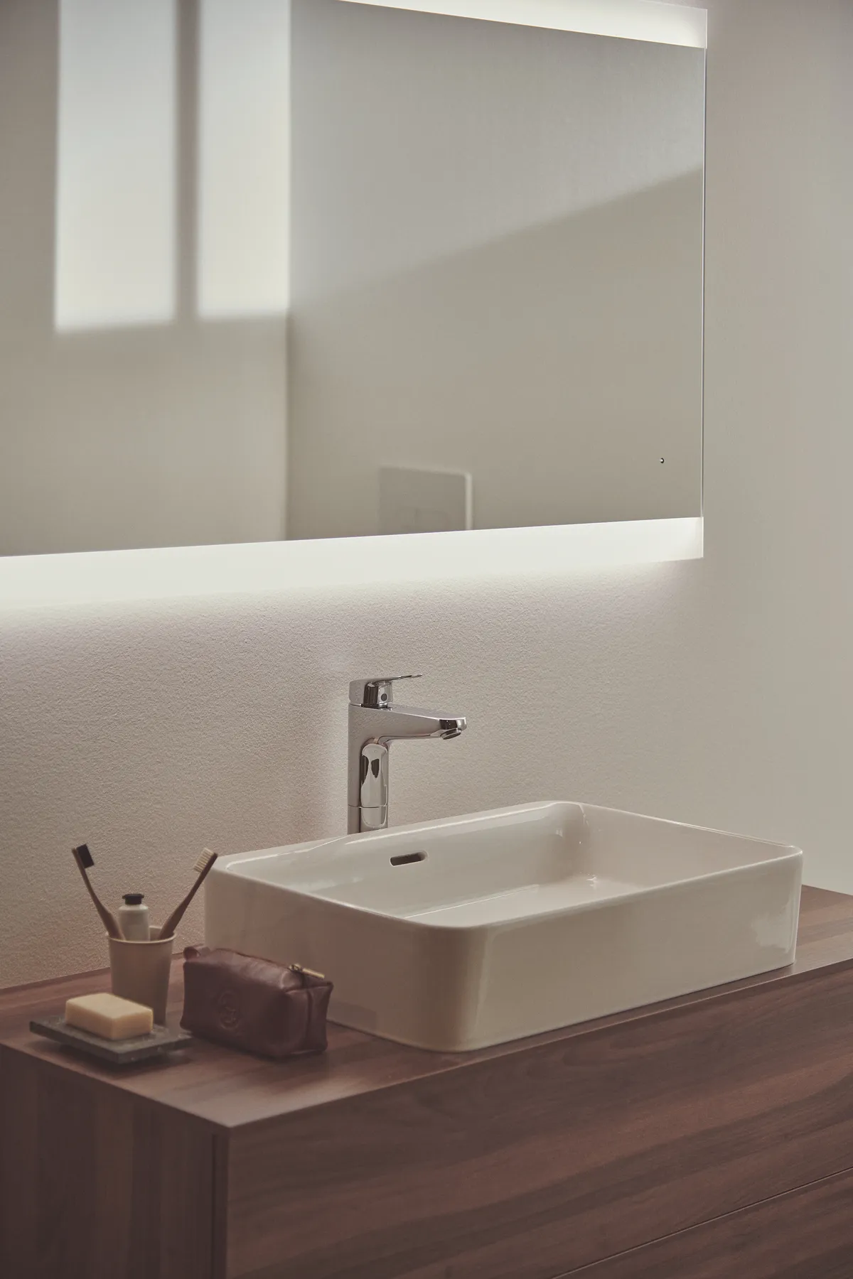 Ideal Standard MIRROR&LIGHT Wandspiegel T3349BH, 1200x26x700mm, Neutral Ideal Standard MIRROR&LIGHT Wandspiegel T3349BH, 1200x26x700mm, Neutral
