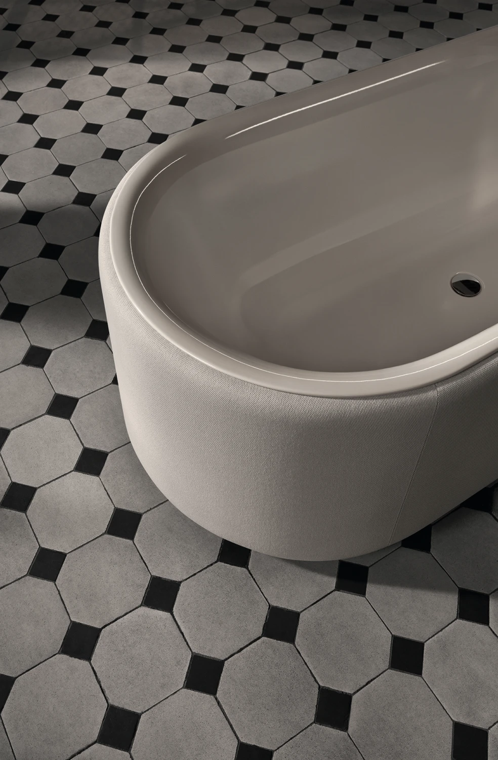 Bette Badewanne „BetteLux Oval Couture“ oval 180 × 80 cm in Weiß Bette Badewanne „BetteLux Oval Couture“ oval 180 × 80 cm in Weiß