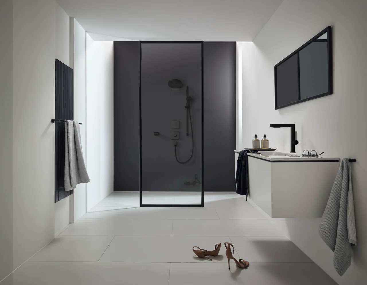 Hansgrohe Pulsify S Kopfbrause 260 mm, 2 Strahlarten, PowderRain & Intense PowderRain, mattschwarz, Wandanschluss für iBox universal
