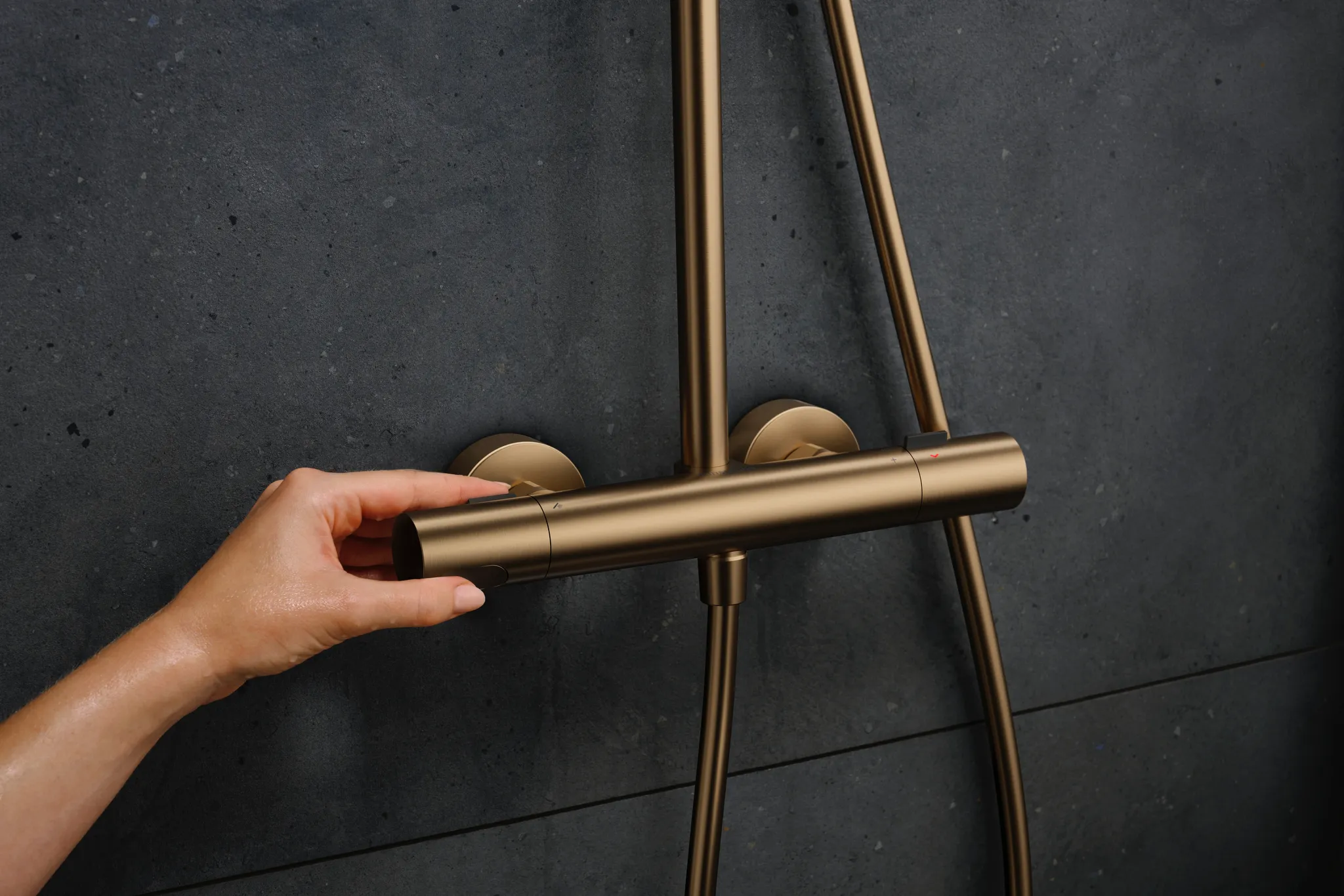 Hansgrohe Pulsify S Puro Showerpipe 260 1jet EcoSmart mit Ecostat Fine und Handbrause 3jet, Brushed Bronze Hansgrohe Pulsify S Puro Showerpipe 260 1jet EcoSmart mit Ecostat Fine und Handbrause 3jet, Brushed Bronze