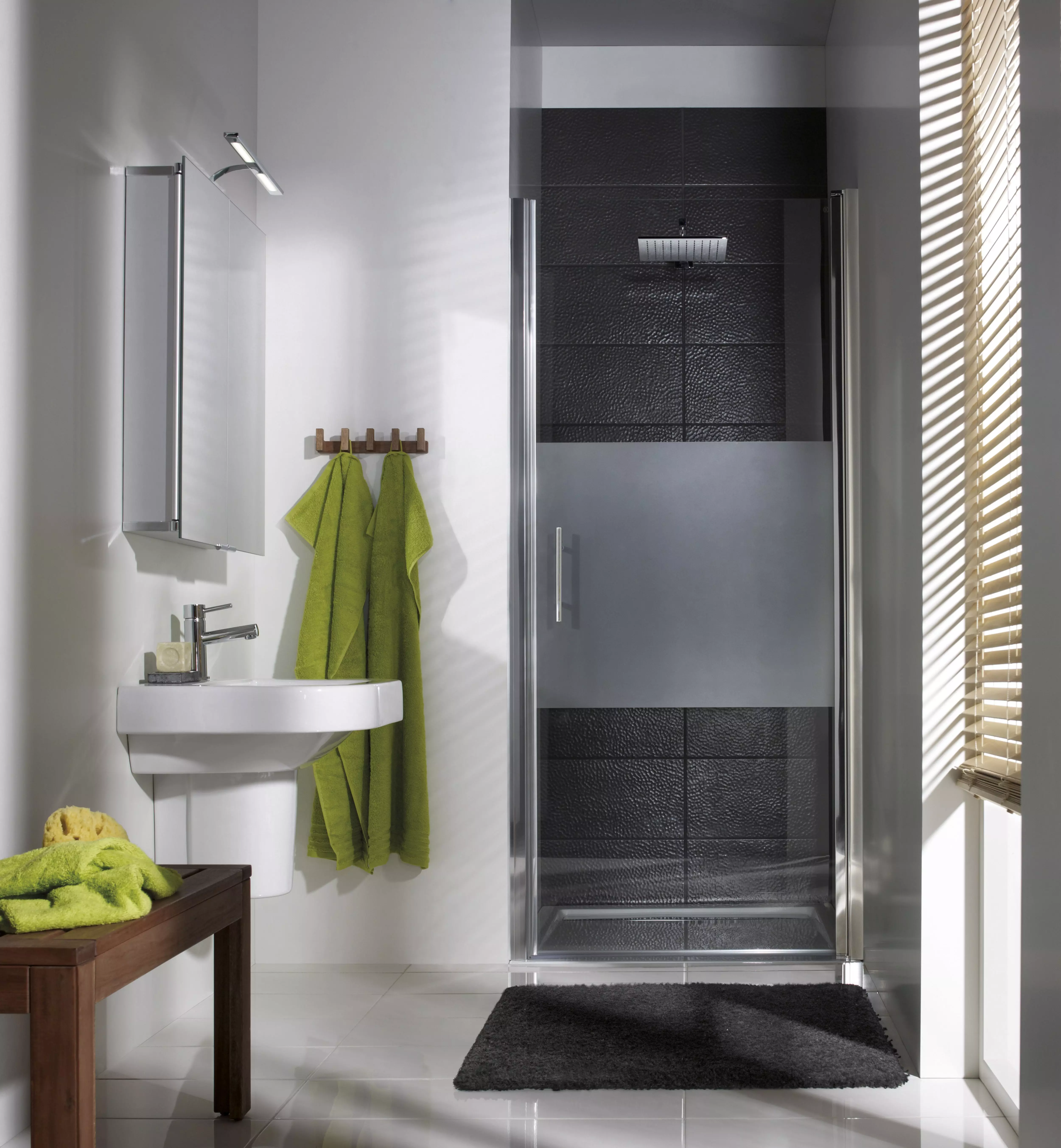 HSK gerahmte Drehtür pendelbar „Favorit Nova“ Sondermaß für Nische Glas Klar hell, Profile Alu Silber-matt HSK gerahmte Drehtür pendelbar „Favorit Nova“ Sondermaß für Nische Glas Klar hell, Profile Alu Silber-matt