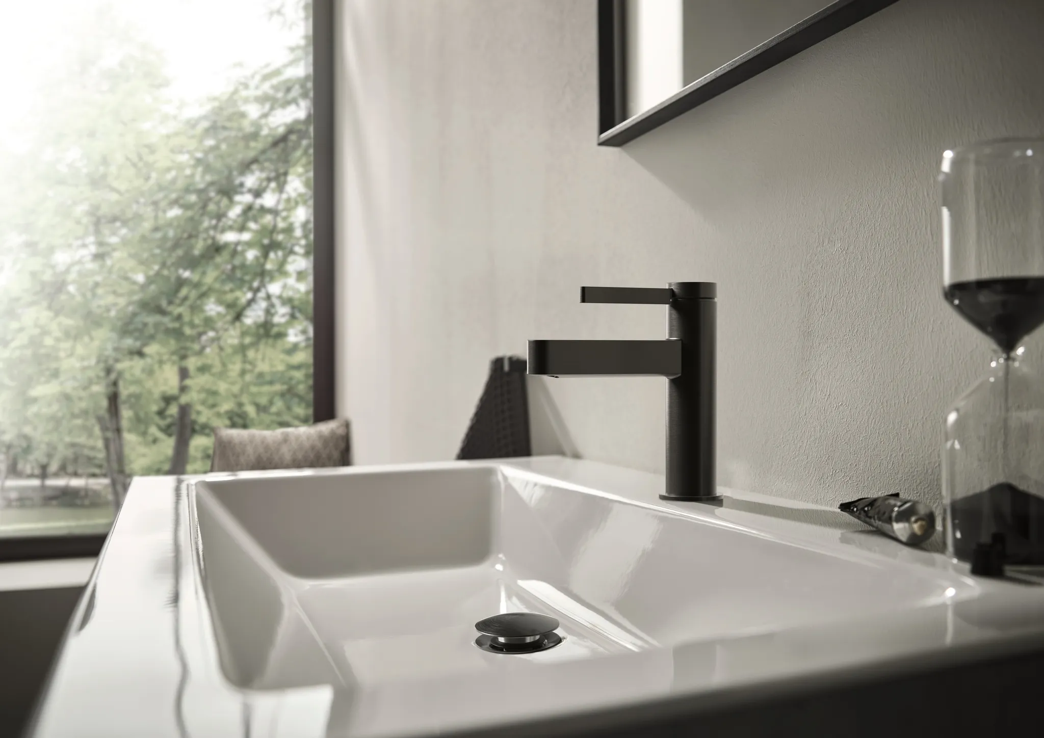 Hansgrohe Finoris Standventil 100, Hebelgriff, Brushed Black Chrome, Auslaufhöhe 92 mm, DN15, G 3/8 Anschlussschlauch Hansgrohe Finoris Standventil 100, Hebelgriff, Brushed Black Chrome, Auslaufhöhe 92 mm, DN15, G 3/8 Anschlussschlauch