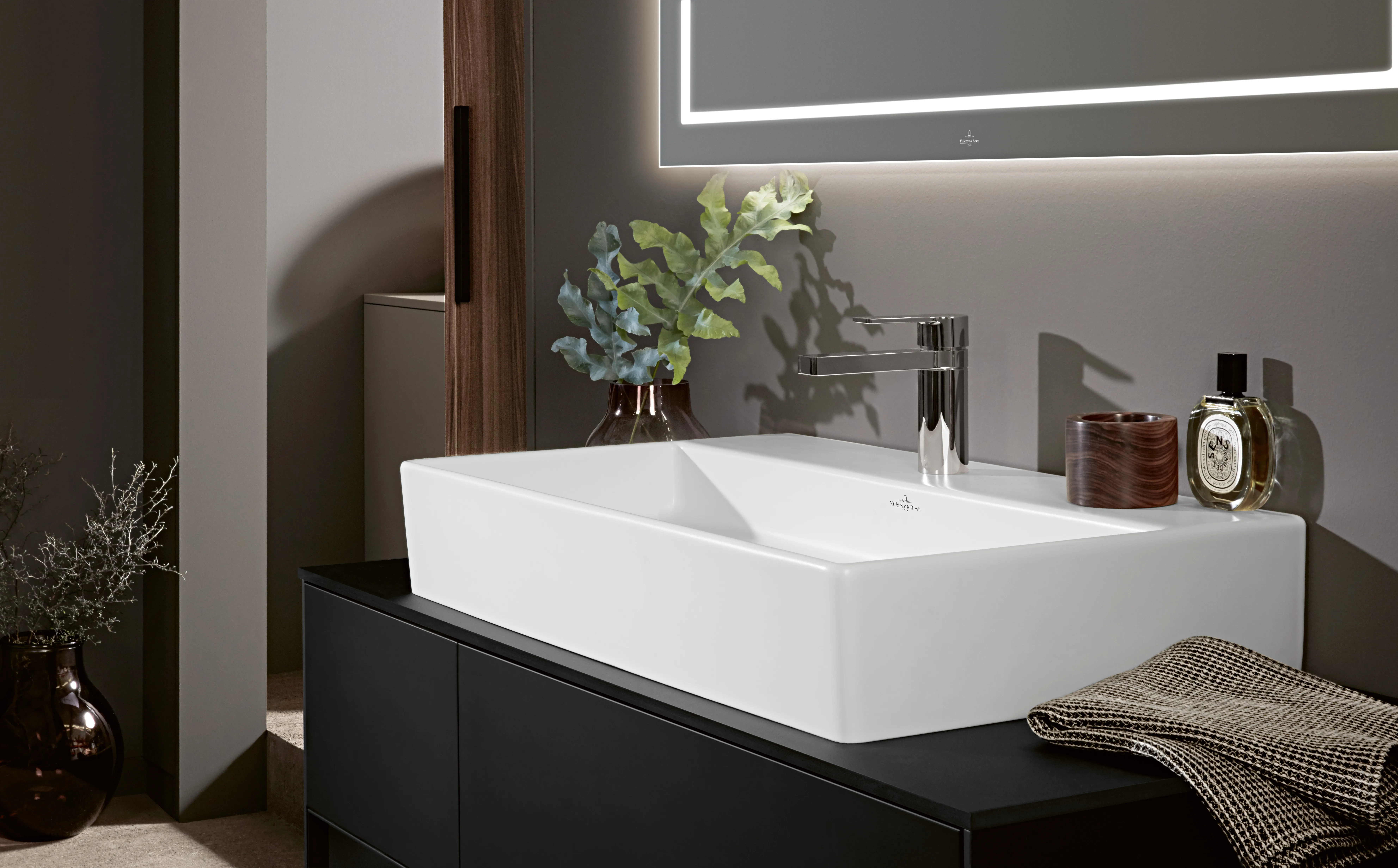 Villeroy & Boch Waschtischunterschrank „Finion“ für Schrankwaschtisch 1200 × 603 × 501 mm Black Matt Lacquer, für Becken mittig