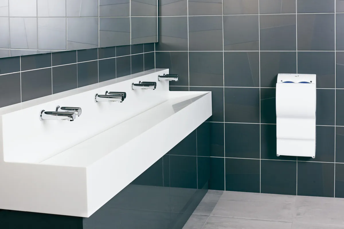 Waschbecken „Silhouette“ 240 × 47 × 20 cm in Weiß Waschbecken „Silhouette“ 240 × 47 × 20 cm in Weiß