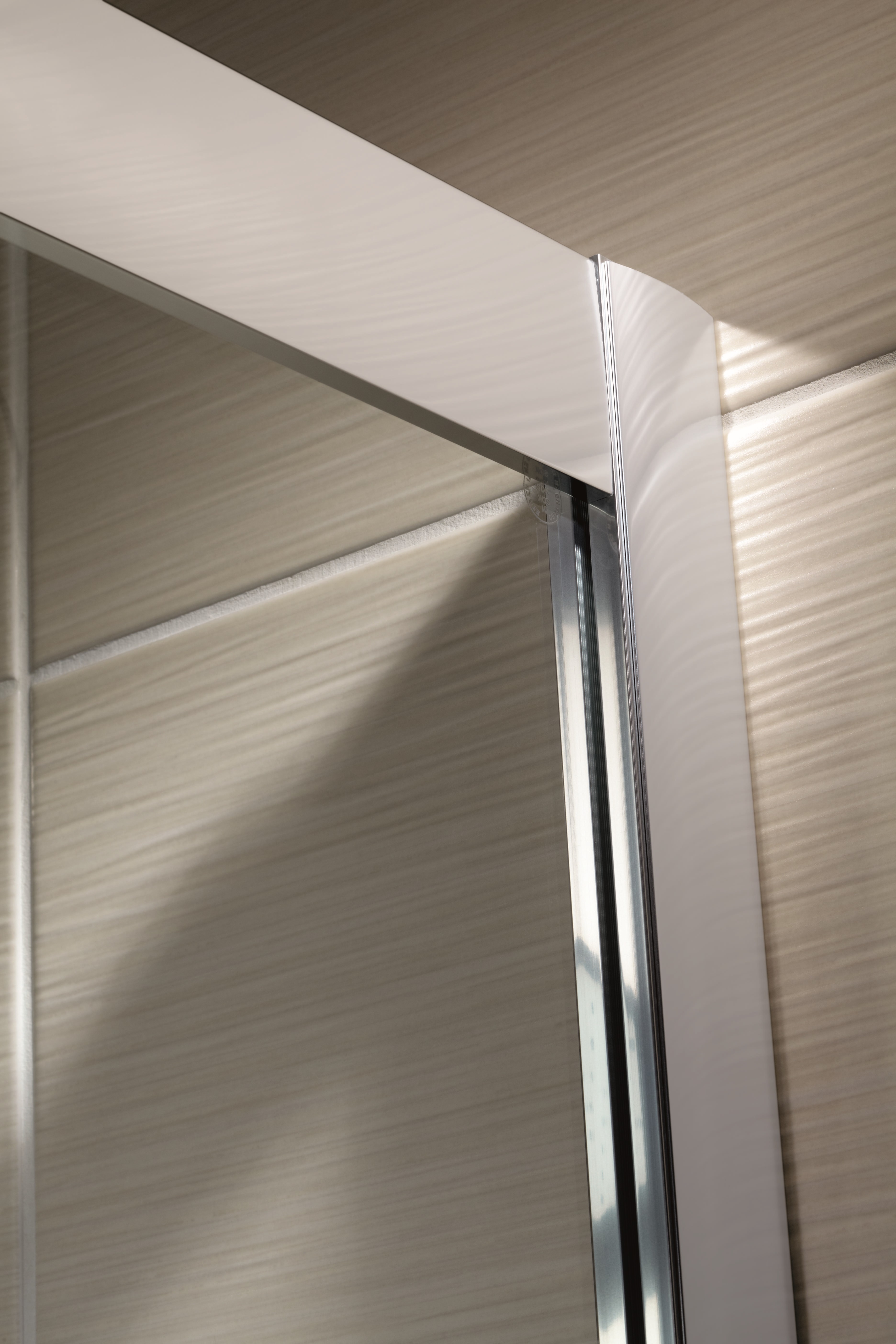 HSK teilgerahmte Seitenwand 2-teilig bodenfrei „Solida“ Glas Linea 02, Profile Alu Silber-matt, für #Türbreite#, H: 2000 mm HSK teilgerahmte Seitenwand 2-teilig bodenfrei „Solida“ Glas Linea 02, Profile Alu Silber-matt, für #Türbreite#, H: 2000 mm