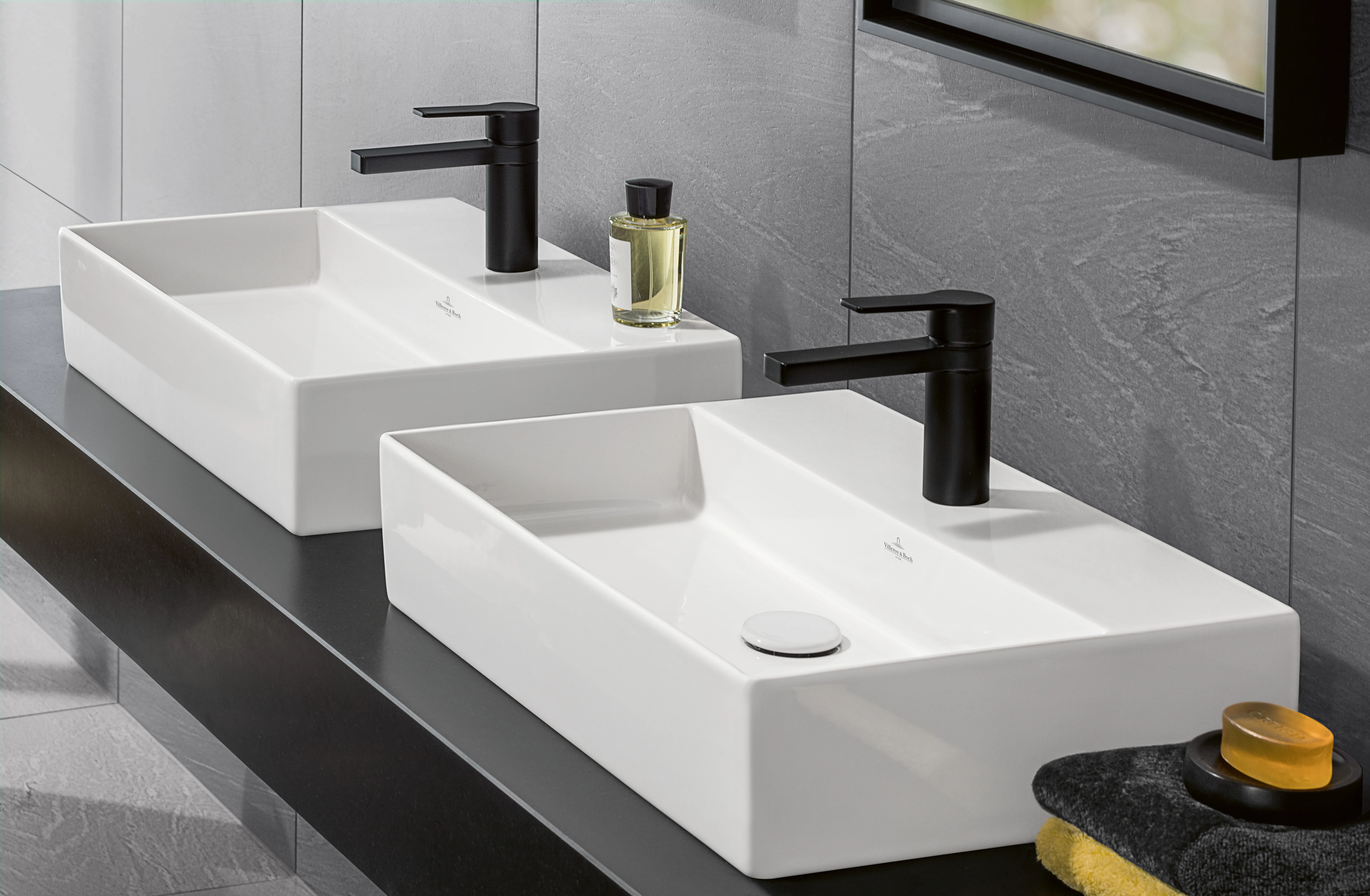 Villeroy & Boch Aufsatzwaschtisch aus TitanCeram „Memento 2.0“ 600 × 420 × 140 mm, mit Hahnlochbohrung, Hahnlochposition mittig in Weiß Alpin Villeroy & Boch Aufsatzwaschtisch aus TitanCeram „Memento 2.0“ 600 × 420 × 140 mm, mit Hahnlochbohrung, Hahnlochposition mittig in Weiß Alpin