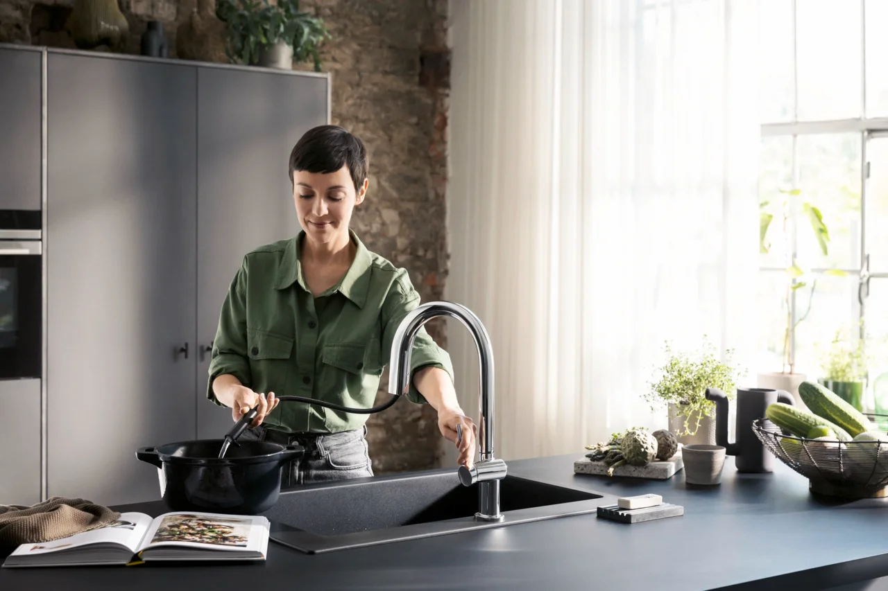 Hansgrohe Aqittura M91 SodaSystem 210 Auszieharm mit sBox, Chrom, Hahnlochbohrung 35 mm, max. Auszugslänge 76 cm
