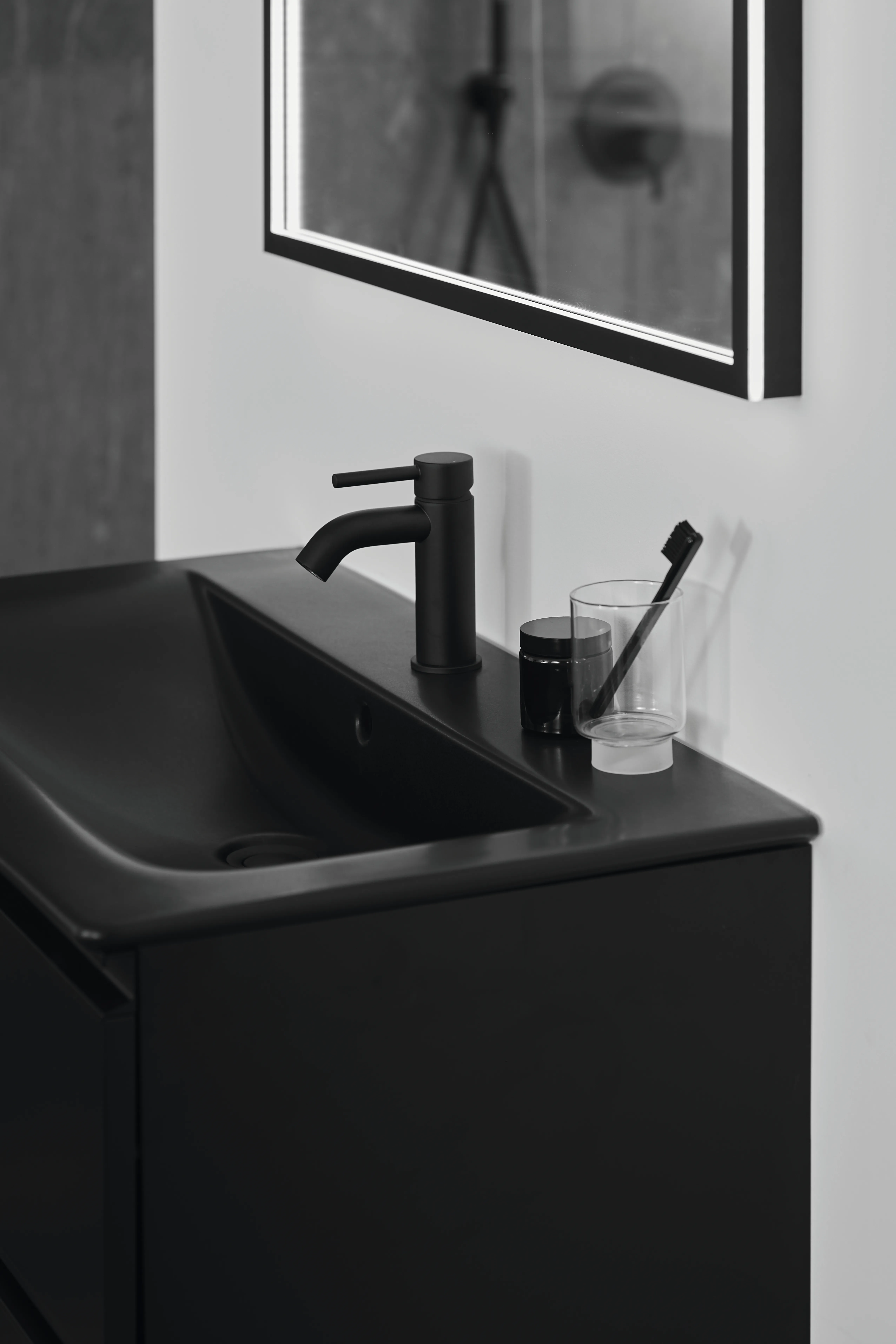 Waschtischarmatur Ceraline, 5 l/min., ohne Ablaufgarnitur, Ausladung 100mm, Chrom Waschtischarmatur Ceraline, 5 l/min., ohne Ablaufgarnitur, Ausladung 100mm, Chrom