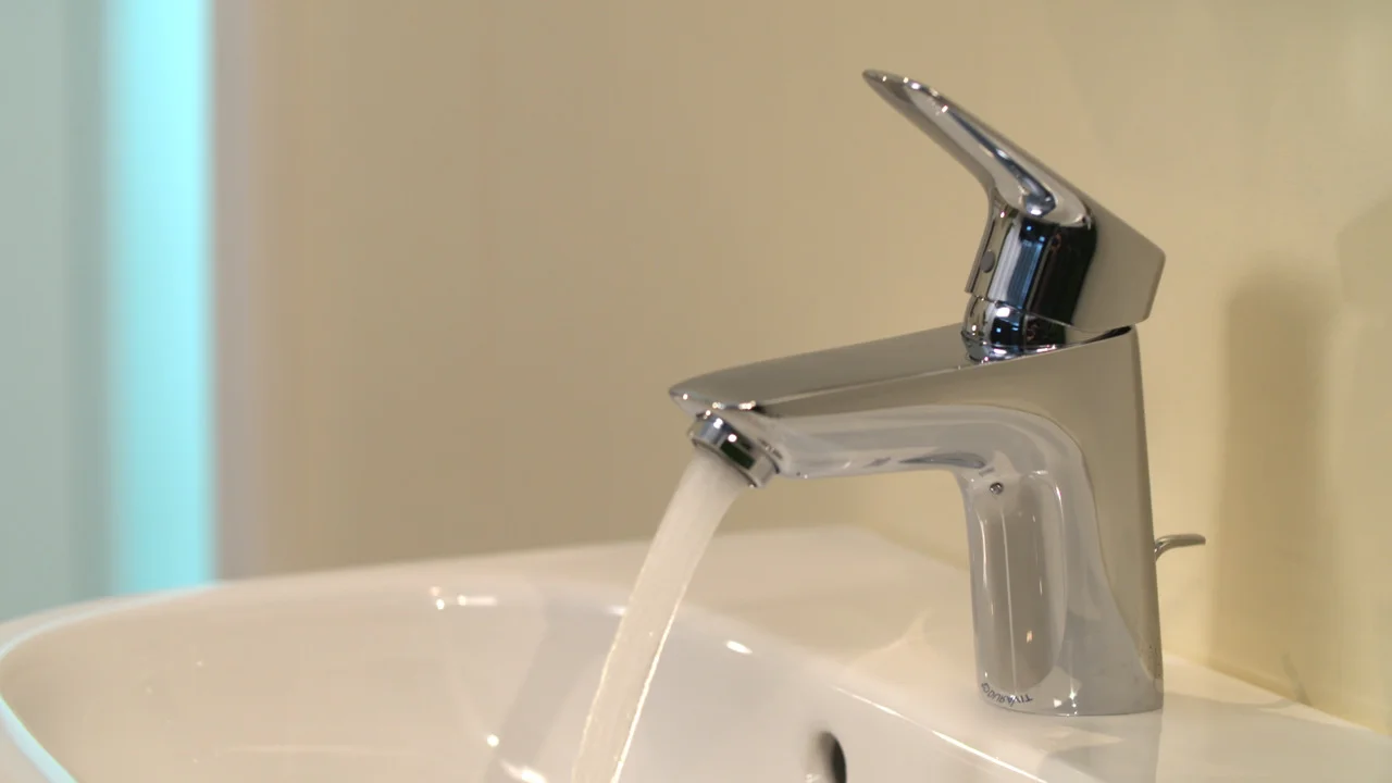 Hansgrohe Logis Einhebel-Waschtischmischer 70 chrom, Ausladung 107 mm, Auslaufhöhe 67 mm, Hebelgriff, Normalstrahl, max. Durchfluss 5 l/min, Keramikmischsystem, einstellbare Temperaturbegrenzung, für Durchlauferhitzer geeignet Hansgrohe Logis Einhebel-Waschtischmischer 70 chrom, Ausladung 107 mm, Auslaufhöhe 67 mm, Hebelgriff, Normalstrahl, max. Durchfluss 5 l/min, Keramikmischsystem, einstellbare Temperaturbegrenzung, für Durchlauferhitzer geeignet