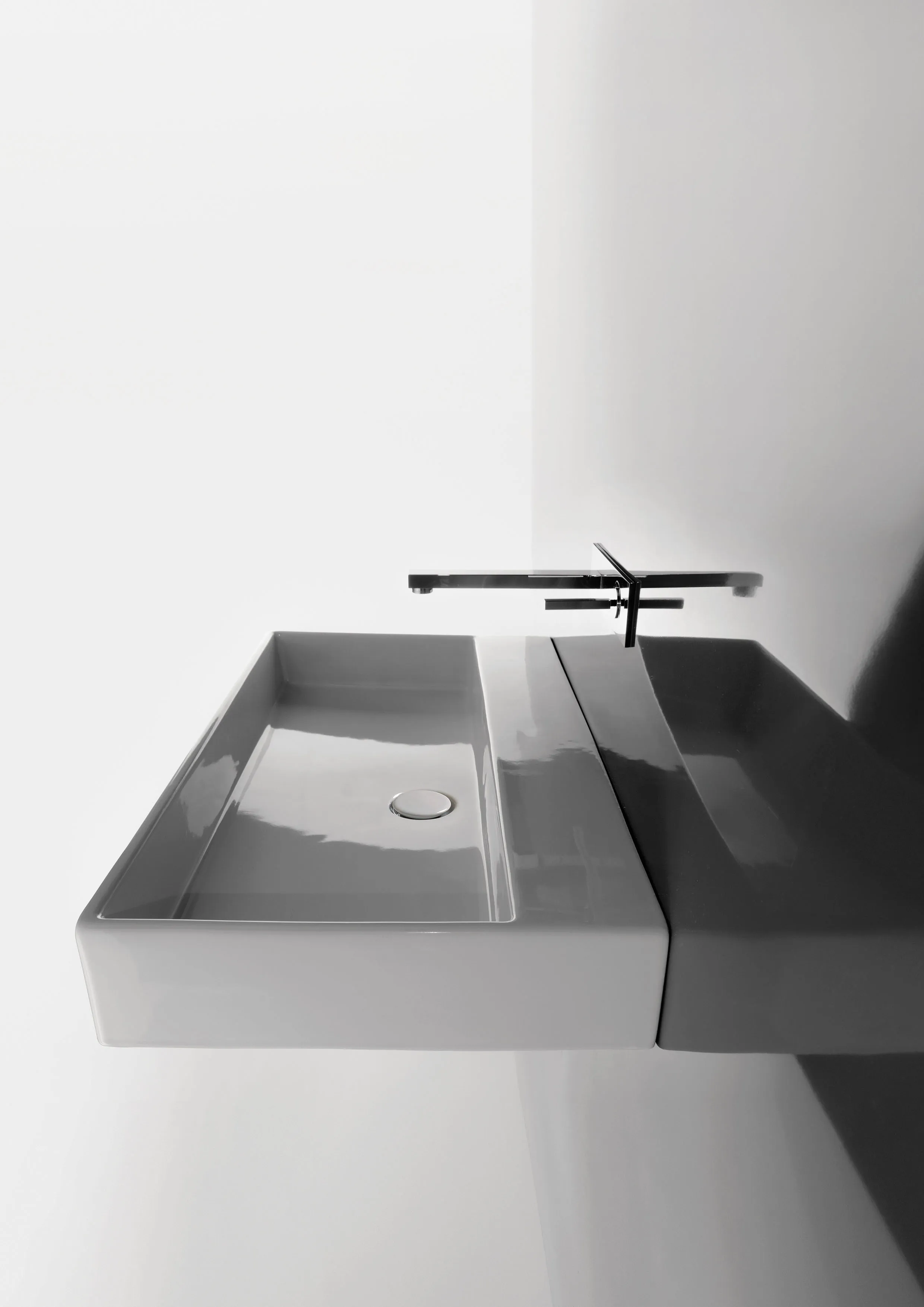 Wandwaschtisch „Genf“, mit Hahnlochbohrung, mit Überlauf 90 × 45 cm in Weiß Wandwaschtisch „Genf“, mit Hahnlochbohrung, mit Überlauf 90 × 45 cm in Weiß