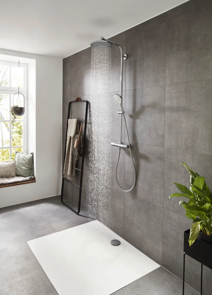Hansgrohe Crometta S Showerpipe 240 chrom - 1-Jet mit Thermostat, Aufputzinstallation, DN15, 350 mm Brausearmlänge