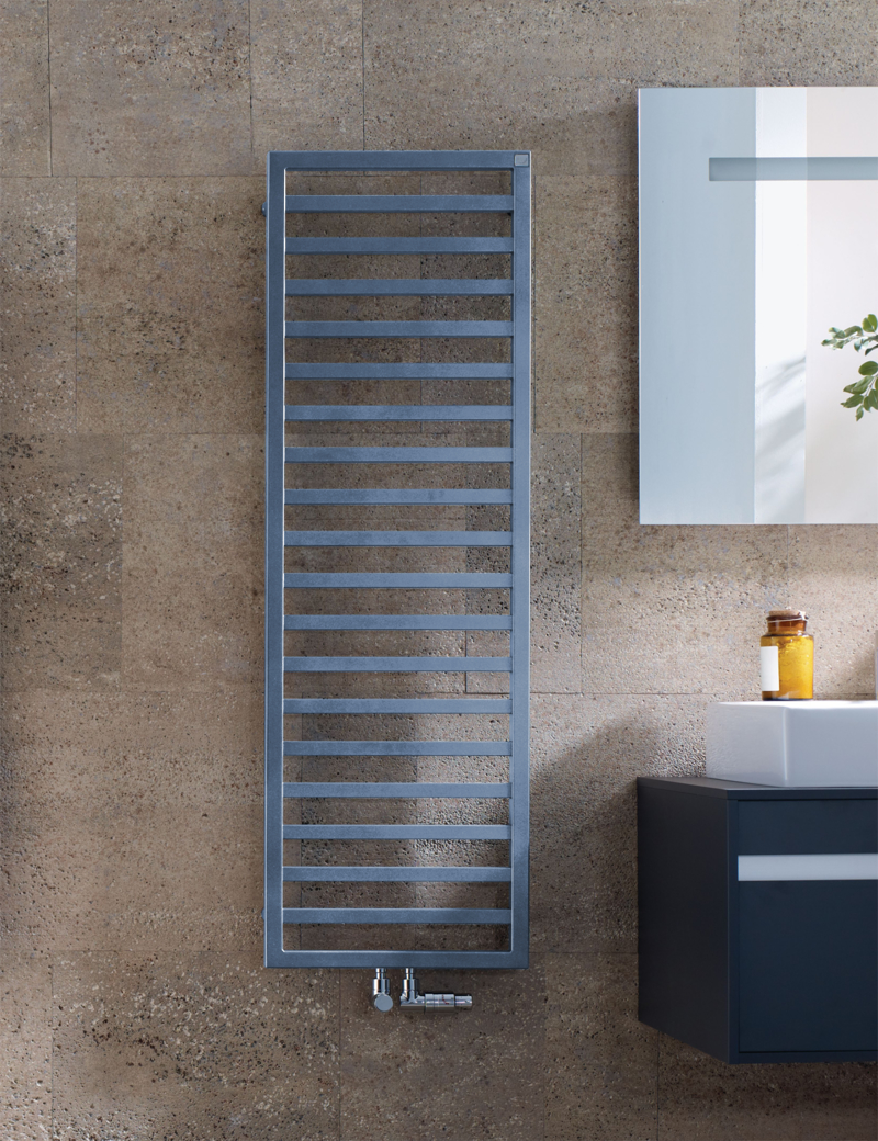 Zehnder Quaro QA-140-060 Design-Heizkörper 1403x30x600 RAL 9016