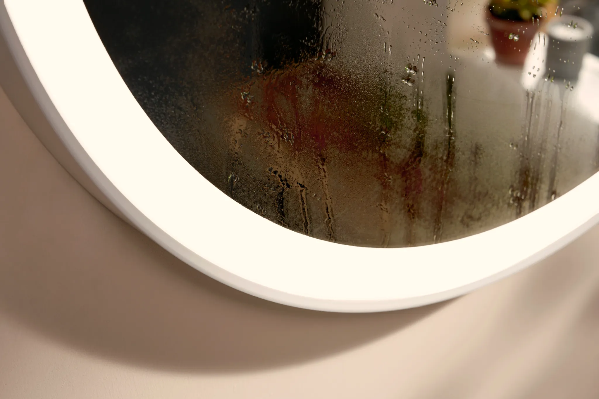 Hansgrohe Spiegel „Xarita Lite S“ in Mattweiß Hansgrohe Spiegel „Xarita Lite S“ in Mattweiß