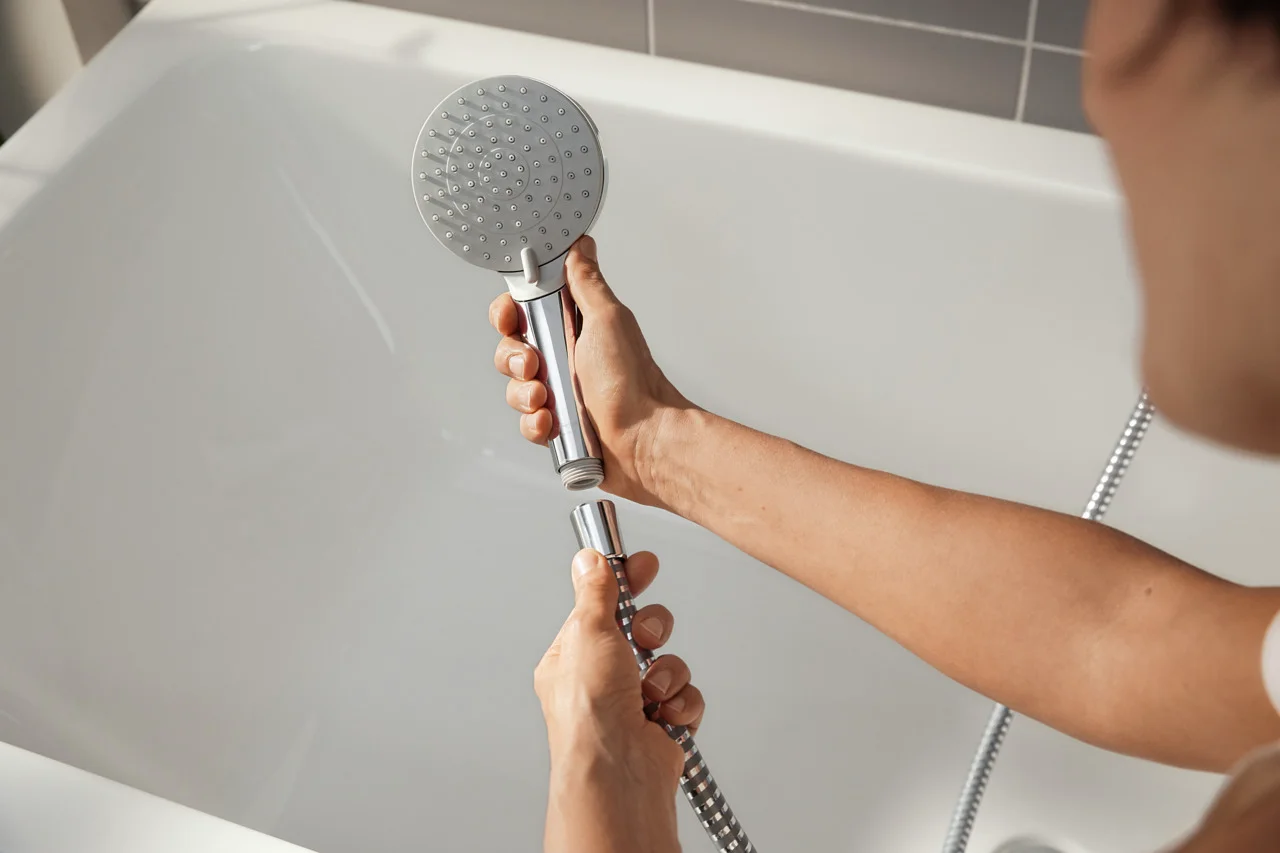 Hansgrohe Vernis Blend Handbrause Vario EcoSmart+ in Chrom, 100 mm Brausekopfgröße, Rain und IntenseRain Strahlarten, QuickClean Technologie