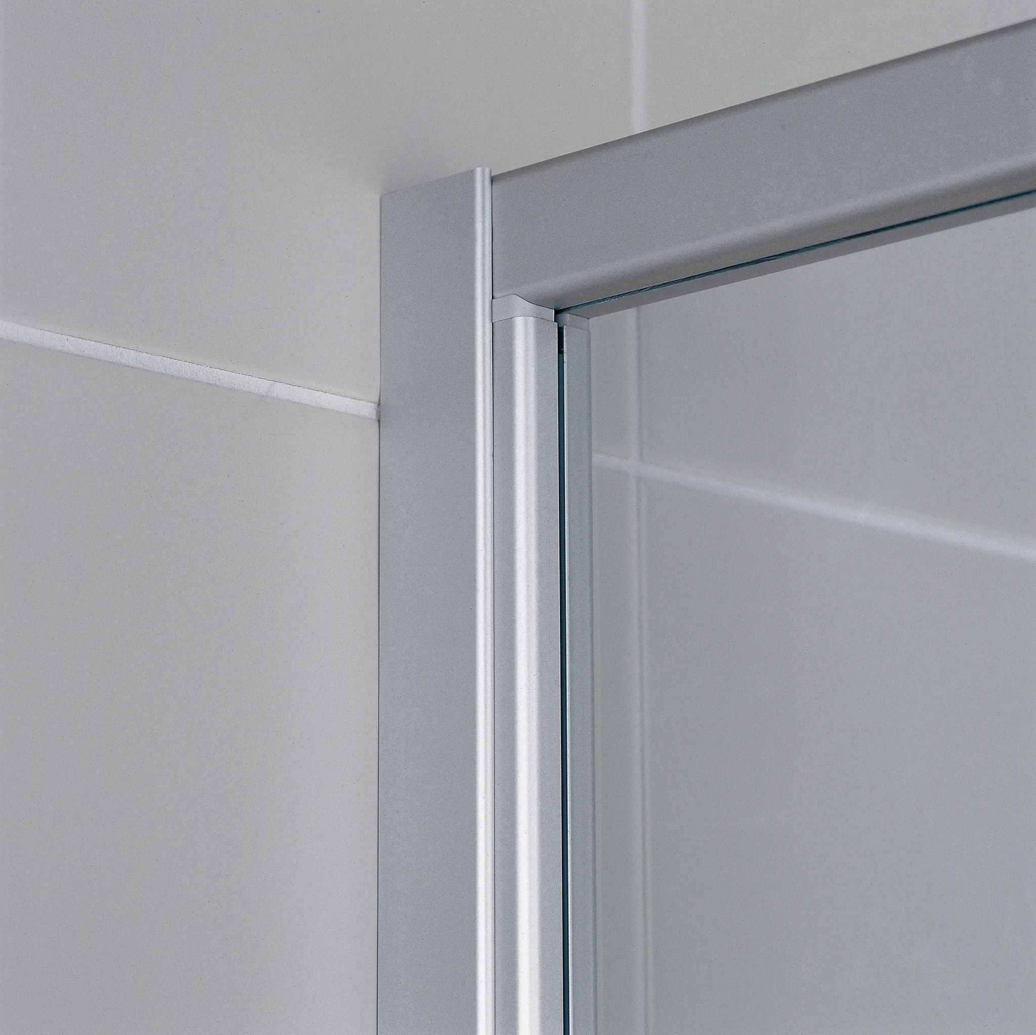 Kermi Duschtür mit Schiebetüren Eckeinstieg 2-teilig (Gleittüren)-Halbteil für Nische und Ecke „IBIZA 2000“ 185 cm Glas Klar, Profile Weiß (RAL 9016), Anschlag links und rechts, Schiebetür zweiteilig