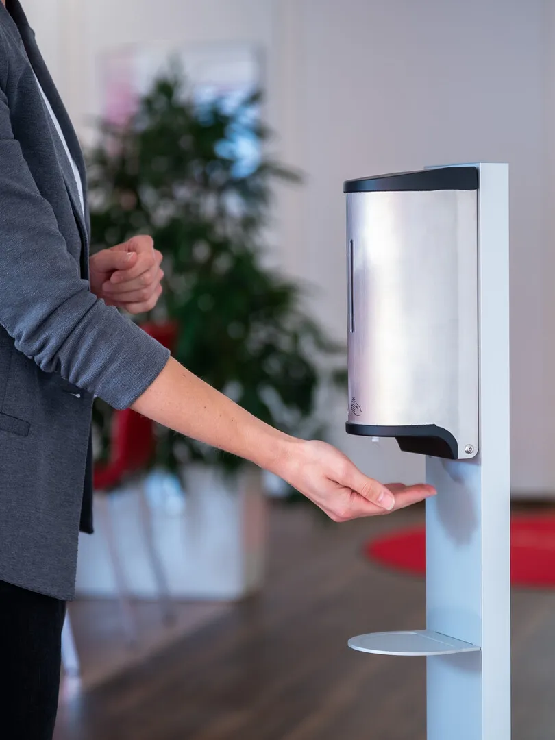 emco System 2 Sensor-Desinfektionsspender für Flüssigdesinfektionsmittel, Edelstahl emco System 2 Sensor-Desinfektionsspender für Flüssigdesinfektionsmittel, Edelstahl