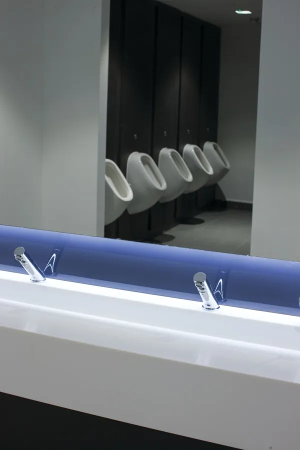 Waschbecken „Silhouette“ 300 × 47 × 20 cm in Weiß Waschbecken „Silhouette“ 300 × 47 × 20 cm in Weiß