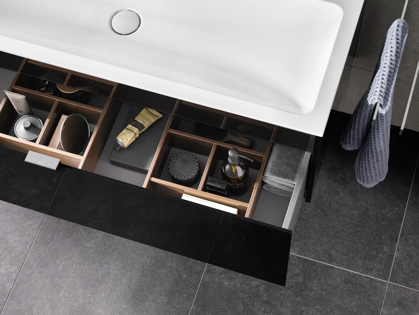 Waschbecken evo, 2x Bohrung, 1211 mm, weiss Waschbecken evo, 2x Bohrung, 1211 mm, weiss