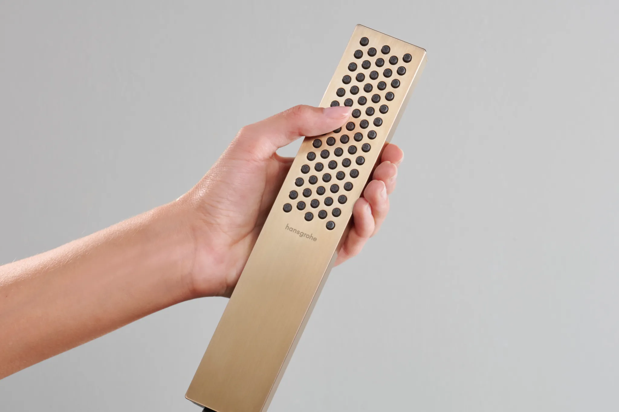 Hansgrohe Pulsify E Stabhandbrause 1jet EcoSmart+ BBR, Brushed Bronze, 100 x 25 mm, max. Durchfluss 5 l/min, QuickClean, für Durchlauferhitzer geeignet Hansgrohe Pulsify E Stabhandbrause 1jet EcoSmart+ BBR, Brushed Bronze, 100 x 25 mm, max. Durchfluss 5 l/min, QuickClean, für Durchlauferhitzer geeignet