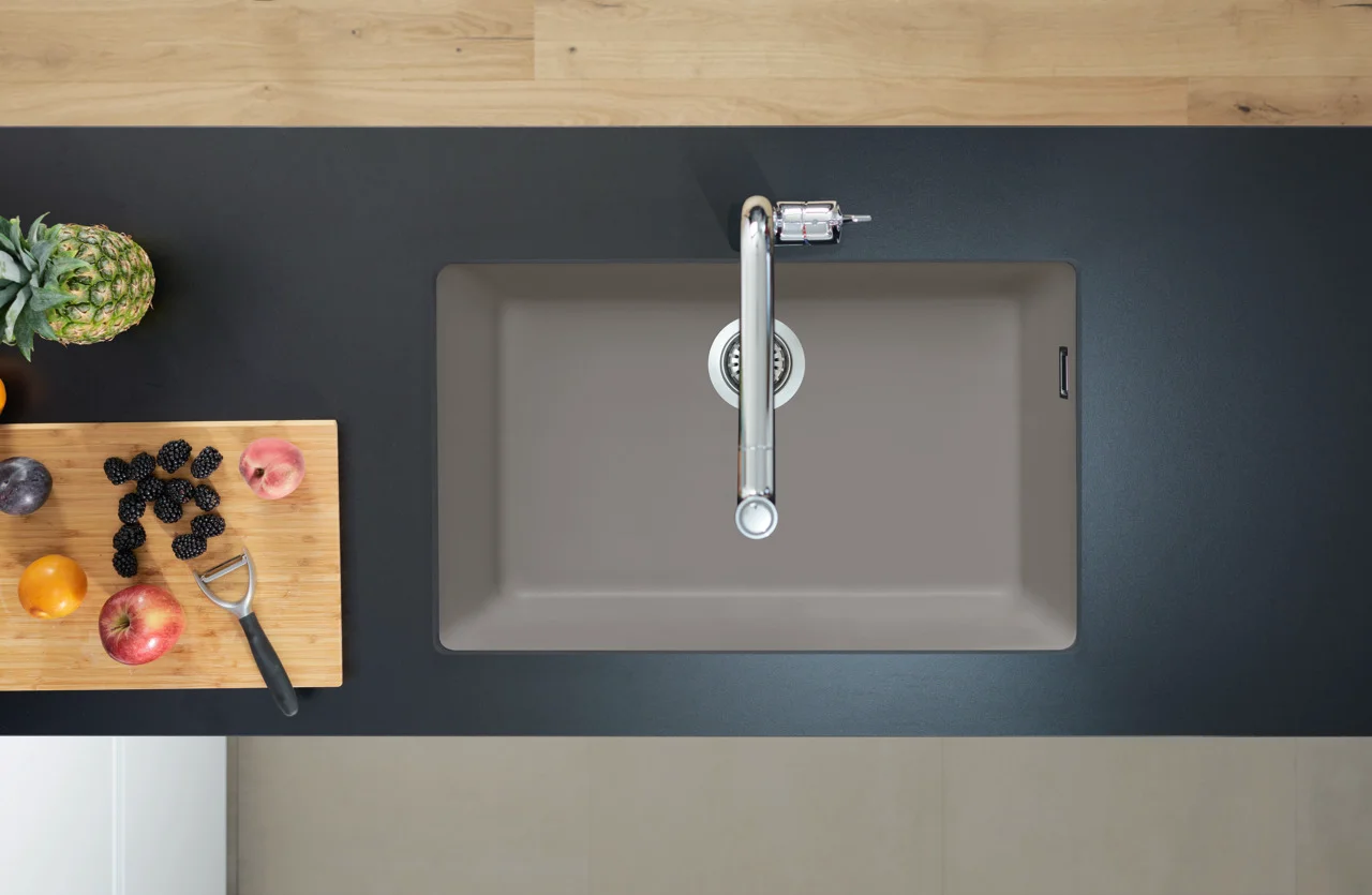 Hansgrohe S51 Unterbauspüle 660 mm, Betongrau, SilicaTec, 80 cm Unterschrank, seitlicher Überlauf rechts Hansgrohe S51 Unterbauspüle 660 mm, Betongrau, SilicaTec, 80 cm Unterschrank, seitlicher Überlauf rechts