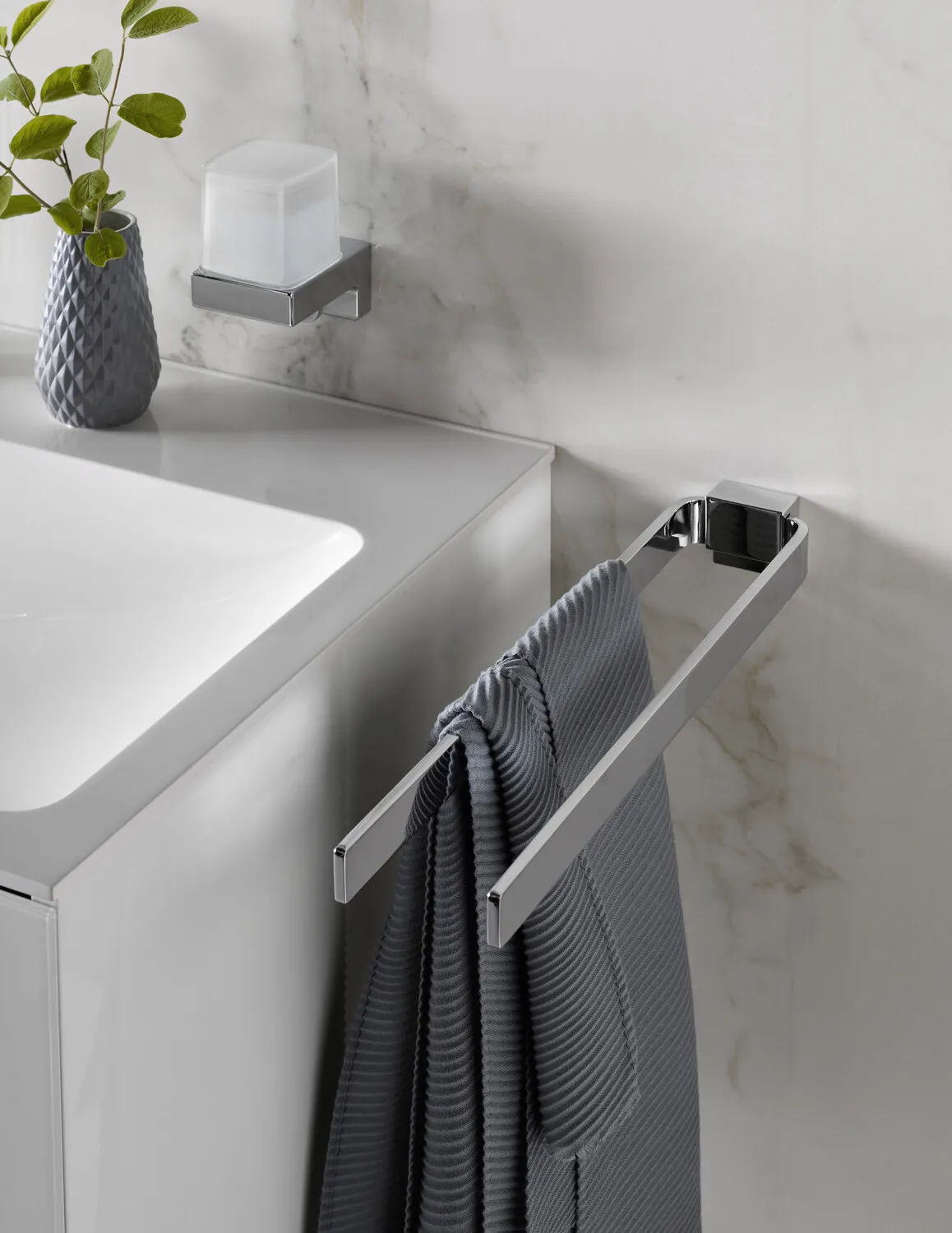 emco Handtuchhalter „cue“ in chrom emco Handtuchhalter „cue“ in chrom