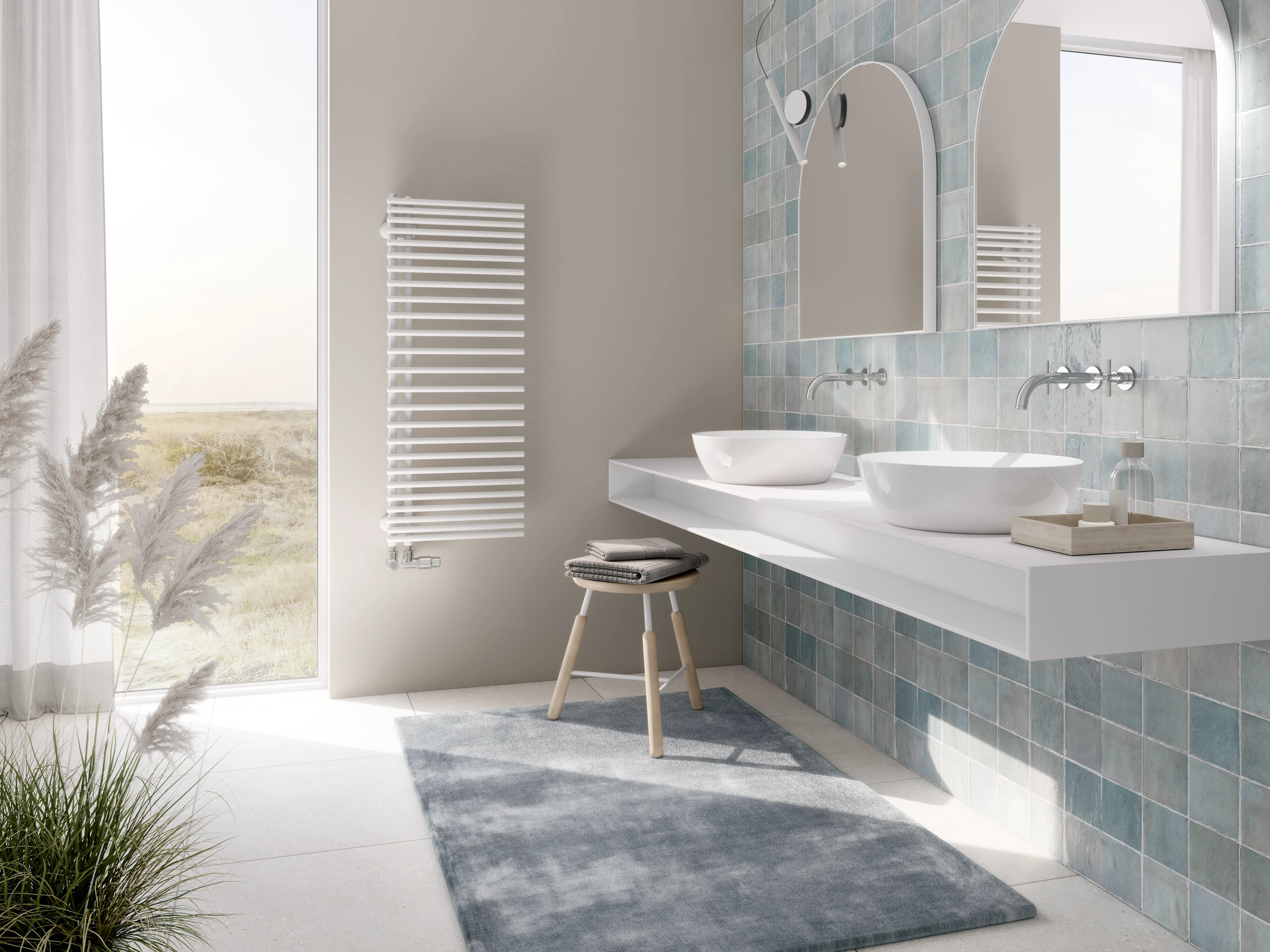 Arbonia Design-Heizkörper „Bagnotherm® Move“ 60 × 115 cm, links in glanzsilber Metallic