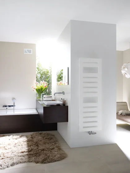 Zehnder Design-Heizkörper „Metropolitan Spa“ für Warmwasser-Zentralheizung mit 50 mm-Mittelanschluss 40 × 175 cm in Beige Quartz Zehnder Design-Heizkörper „Metropolitan Spa“ für Warmwasser-Zentralheizung mit 50 mm-Mittelanschluss 40 × 175 cm in Beige Quartz