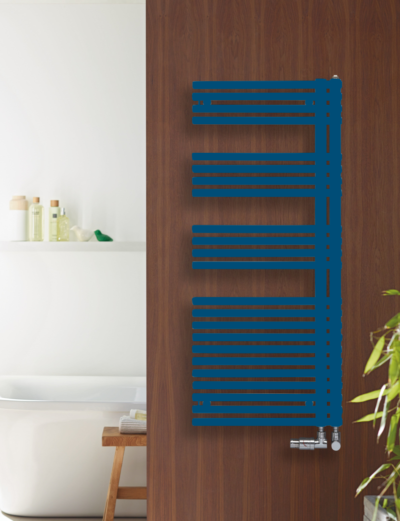 Zehnder Design-Heizkörper „Forma Asym“ für Warmwasser-Zentralheizung mit 50 mm-Seitenanschluss 49,6 × 116,1 cm in Gentian Blue (RAL 5010)