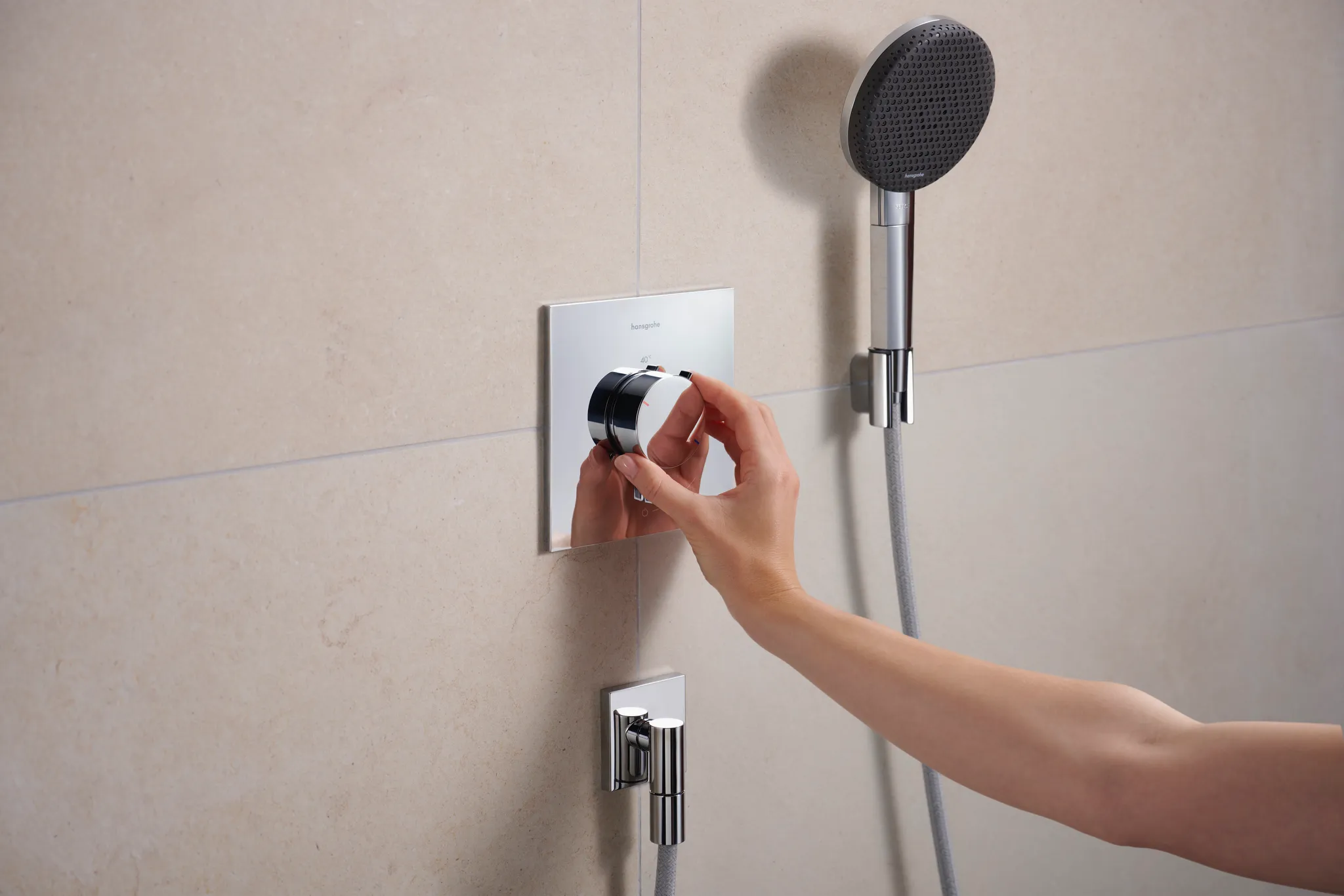 Hansgrohe FixFit Fine E Wandanschluss mit Rückflussverhinderer Chrom Hansgrohe FixFit Fine E Wandanschluss mit Rückflussverhinderer Chrom