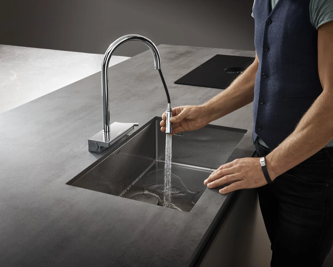 Hansgrohe Aquno Select M81 Einhebel-Küchenmischer mit Ausziehbrause 3jet Chrom, ComfortZone 170, Schwenkbereich einstellbar in 3 Stufen auf 60°, 110° oder 150°, Laminarstrahl, Brausestrahl, SatinFlow, MagFit magnetische Brausehalterung, maximale Durchflu