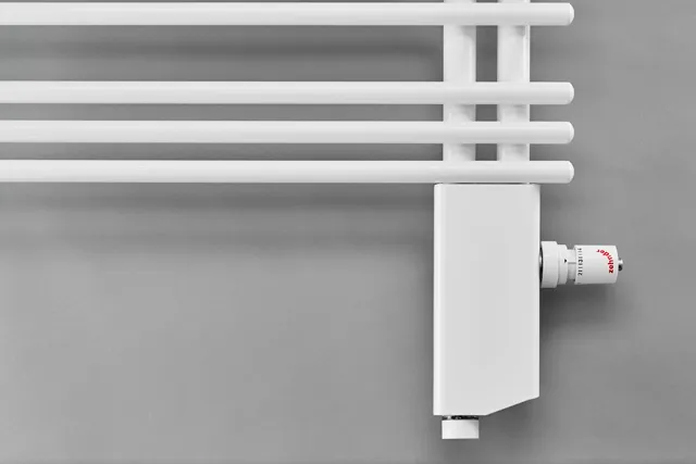 Anschlussarmatur für „Yucca“ Blende lang in weiß Anschlussarmatur für „Yucca“ Blende lang in weiß