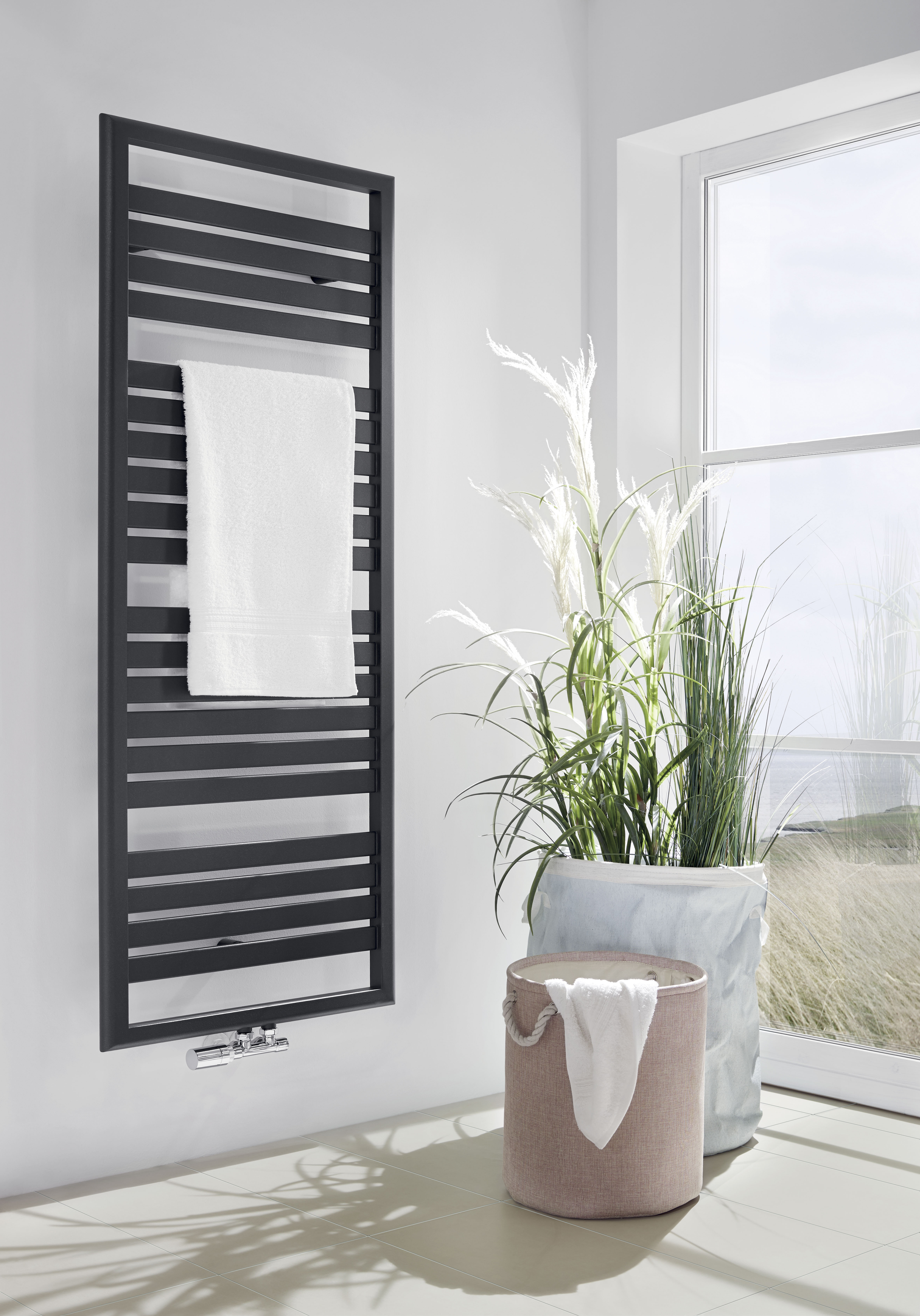 HSK Design-Heizkörper „Image“ 60 × 120 cm in Weiß Matt HSK Design-Heizkörper „Image“ 60 × 120 cm in Weiß Matt