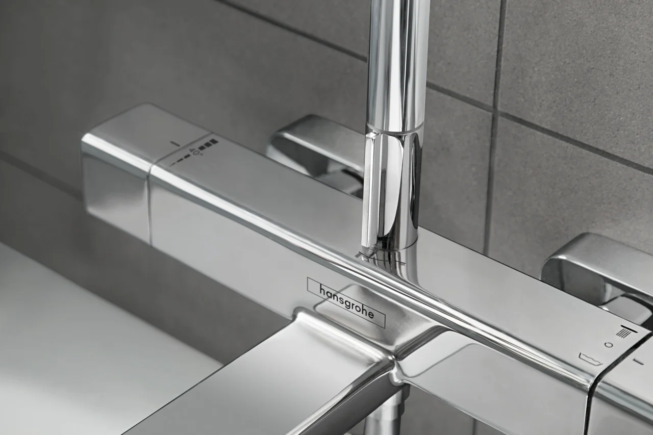 Hansgrohe Croma E Showerpipe 280x170 mm, Chrom, mit Wannenthermostat, RainAir Strahl, 3 Verbraucher
