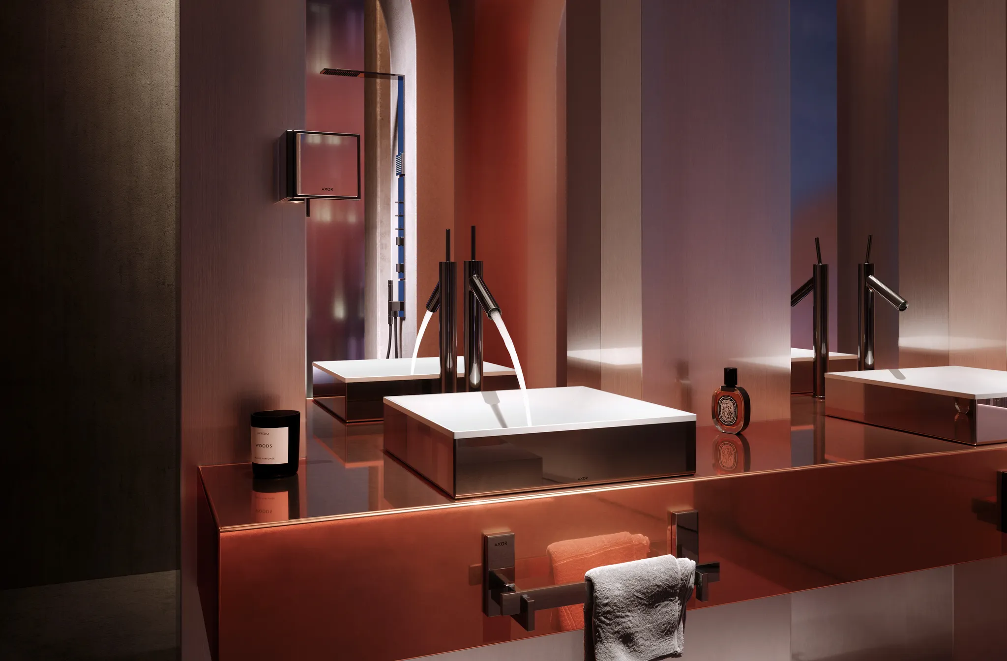 AXOR ShowerComposition Duschpaneel mit Thermostat, Kopfbrause 110/220 1jet und Schulterbrause Chrom