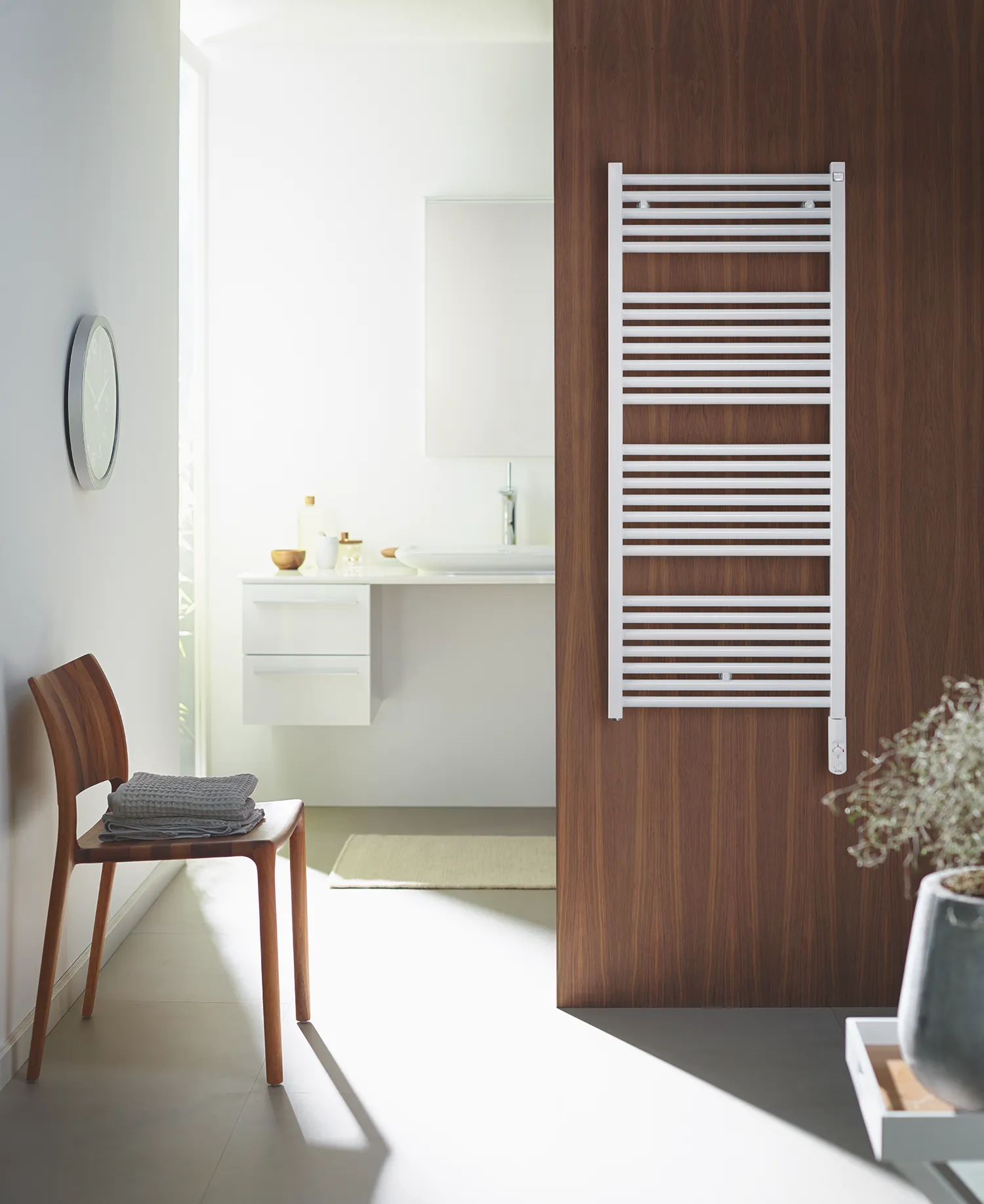 Design-Handtuchwärmer „Zeno“ 50 × 130,4 cm in Light Grey Design-Handtuchwärmer „Zeno“ 50 × 130,4 cm in Light Grey